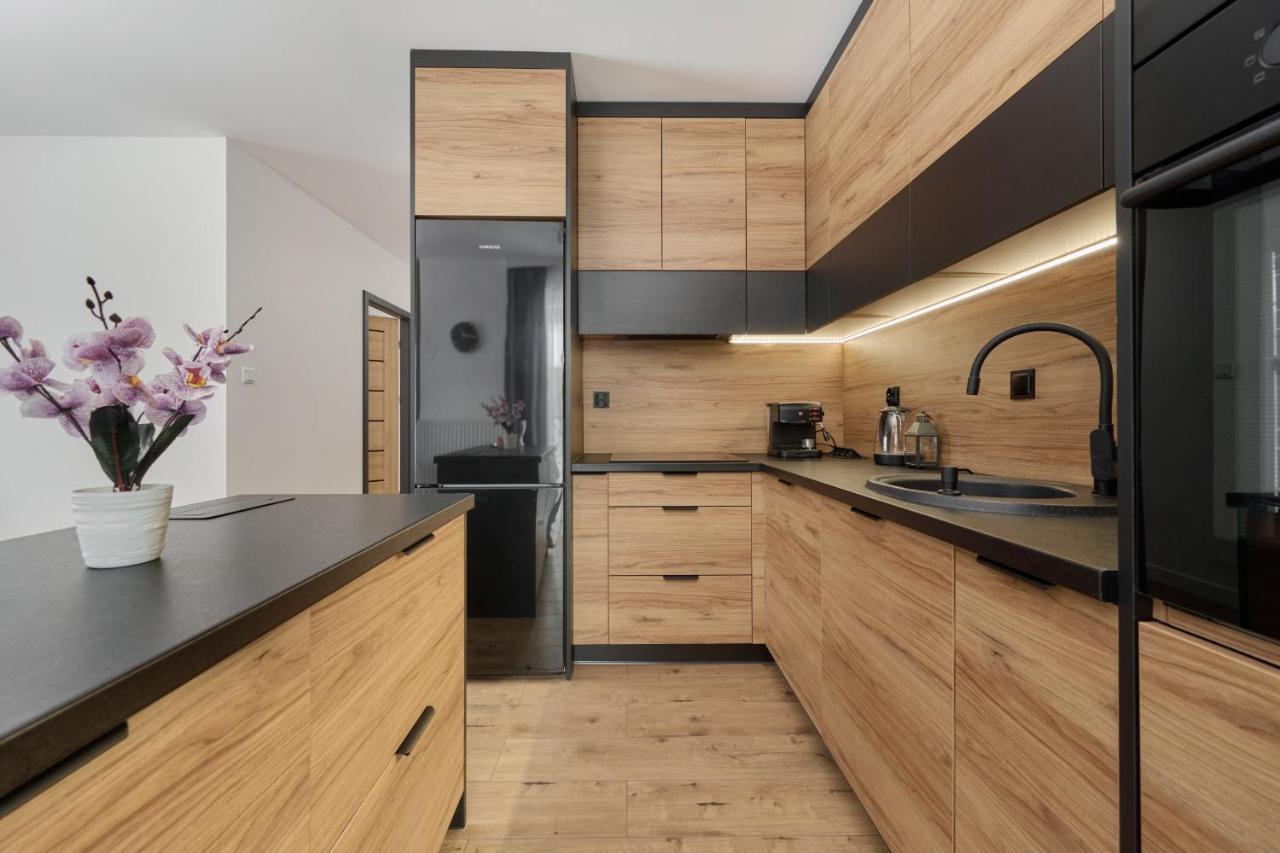Apartment With 2 Bedrooms & Parking Wroclaw By Noclegi Renters Eksteriør billede