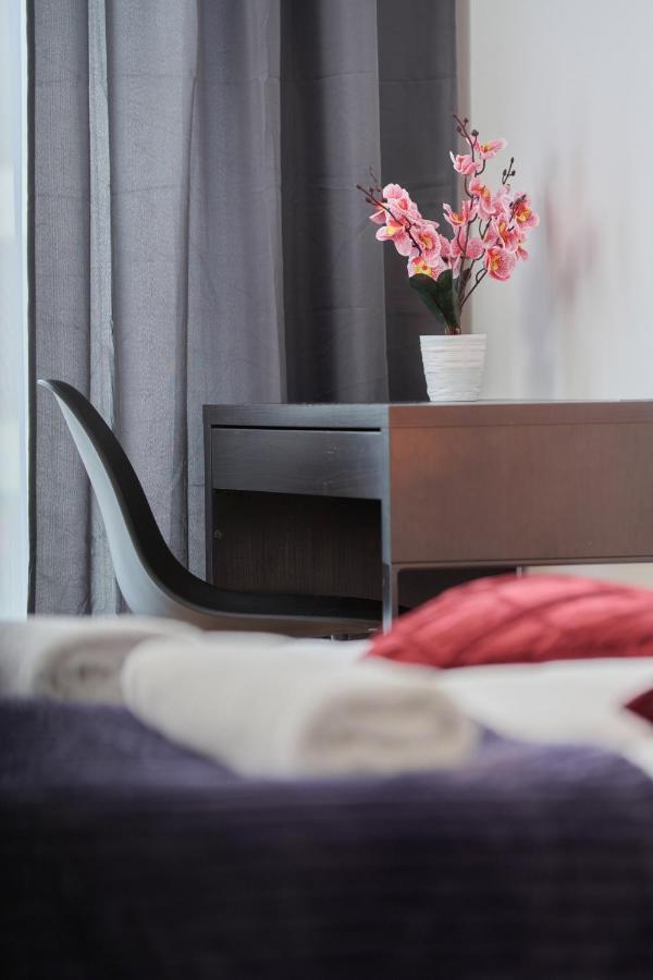 Apartment With 2 Bedrooms & Parking Wroclaw By Noclegi Renters Eksteriør billede