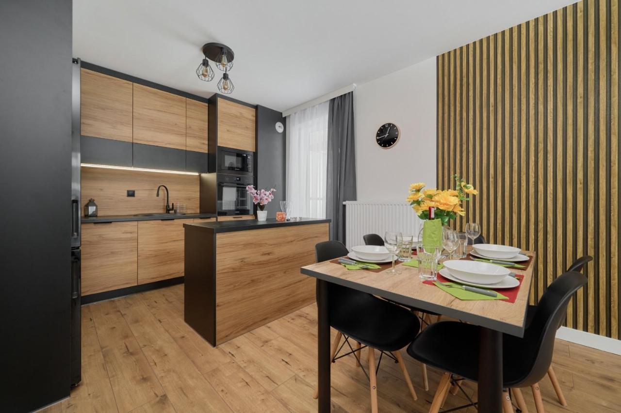 Apartment With 2 Bedrooms & Parking Wroclaw By Noclegi Renters Eksteriør billede